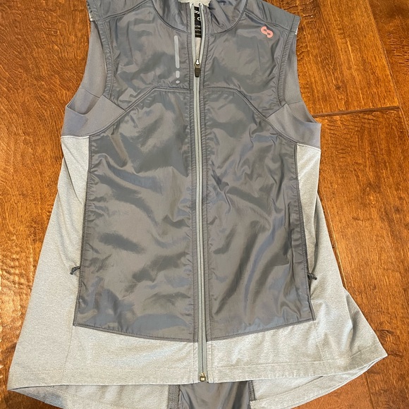 Gray Sleeveless Zip-Up Vest OROS - Picture 1 of 5